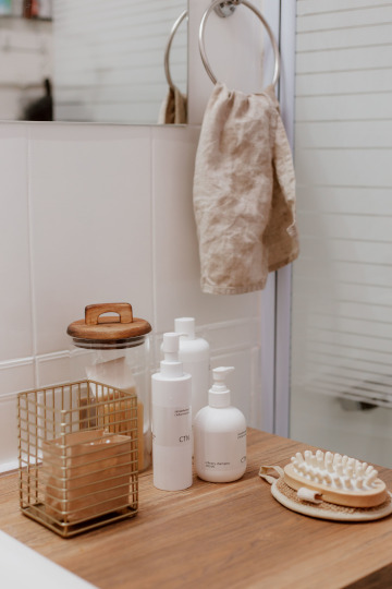 Bath accessories