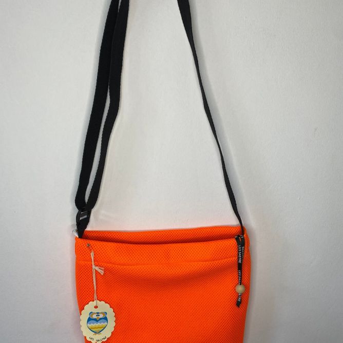 Bolsa artesanal 3D de tecido liso, laranja.