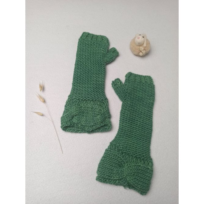 Long mittens with braided trim, 100% merino wool from Spain