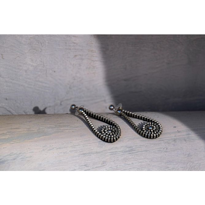 Pendientes con forma de lagrima de cremallera