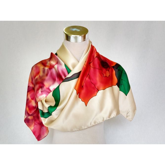 Elegante pañuelo de seda para bodas en color beige con un precioso estampado de flores rojas: ideal para mamás