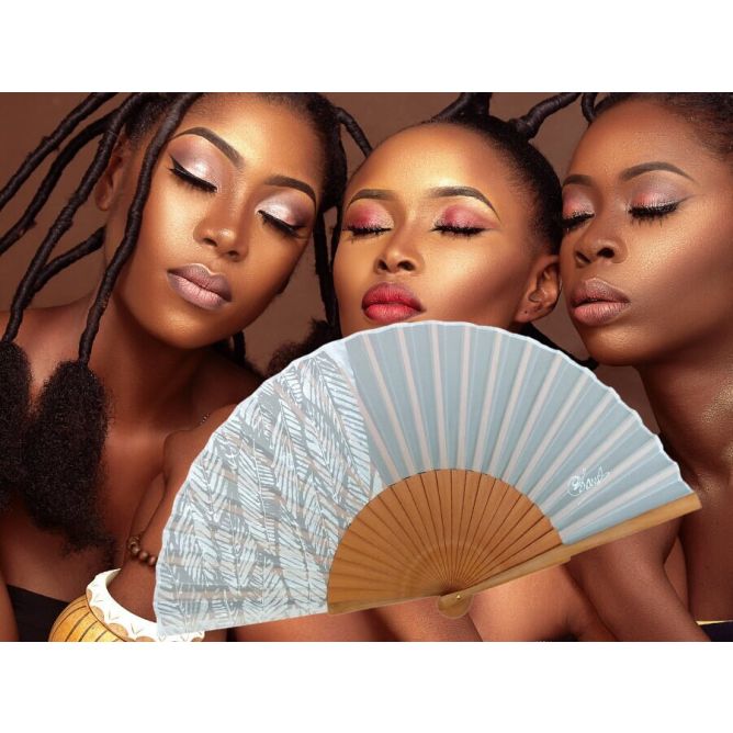 Abanico de mano de seda blanca, regalo de dama de honor pintado a mano, abanico plegable de alta calidad para bodas de verano, listo para enviar