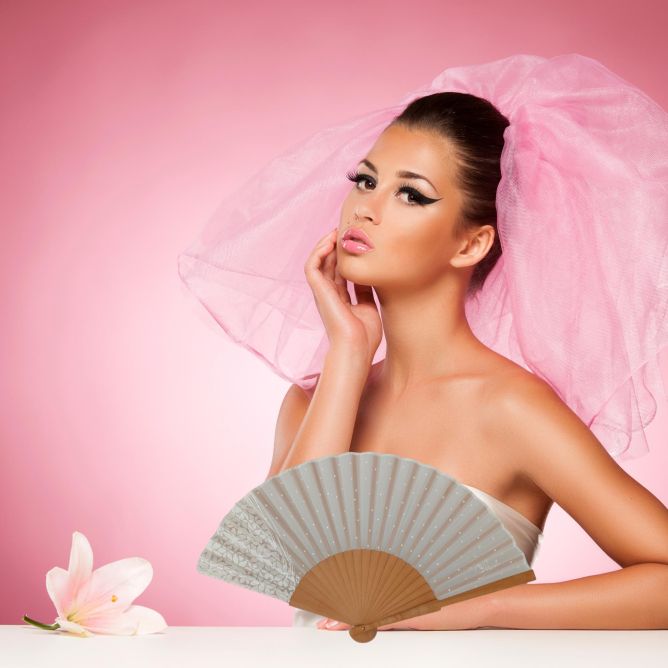 Elegant silk fan for brides: hand-painted white and silver folding fan