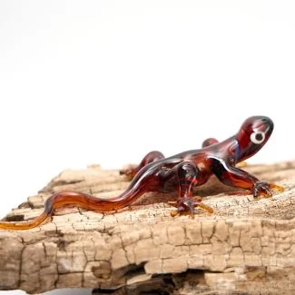 Salamandra de vidro feita à mão