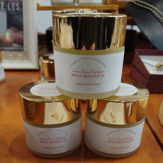 Crema artesanal de gama alta 100% natural y ecológica de rosa mosqueta con colágeno