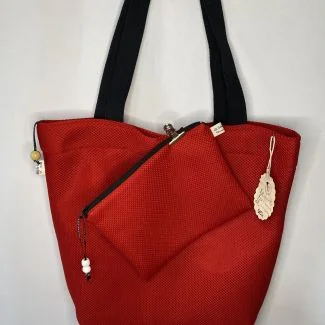 Sac maxi de créateur avec trousse de toilette assortie