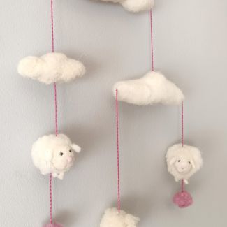 Móvil de Nubes y ovejas