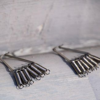 pendientes largos,pendientes originales,pendientes unicos,pendientes de acero, pendientes de color plata.