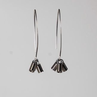 pendientes originales,pendientes de acero,pendientes de muelles,pendientes ligeros,pendientes de color plata,pendientes largos,