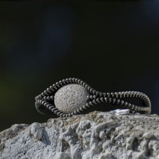 Pulsera de lava y cremalleras