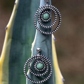 pendientes de aros de cremalleras y lava