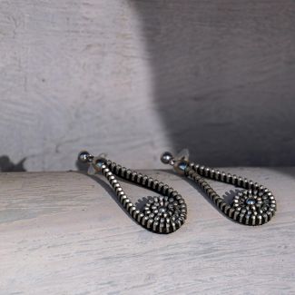 Pendientes con forma de lagrima de cremallera