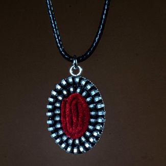 collar oval de cremallera y piel de serraje rojo dos vueltas 4