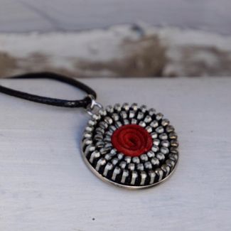 collar gargantilla rojo de cremallera 5