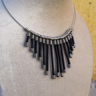 gargantilla original  de cordon y muelles