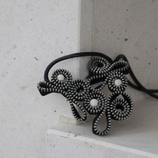 collar corto