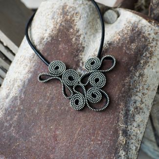 Collar cremalleras  diseño original