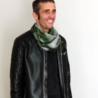 Bufanda de seda extragrande para hombre de color verde oliva: calidad superior y textura ultra suave