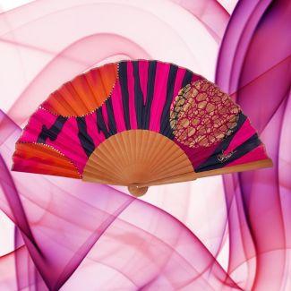 Abanico de seda fucsia salvaje – Abanico plegable rosa y dorado pintado a mano – Accesorio artesanal español de lujo