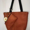 Maxibolsa de Diseño con Neceser Coordinado, color Teja