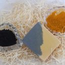 Jabón de Glicerina con Carbón Activado y Cúrcuma