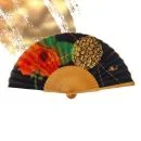 Abanico de seda Midnight Bloom – Abanico plegable pintado a mano en negro y dorado – Accesorio artesanal español de lujo 11
