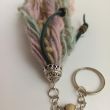 Chaveiro de lã com borla | Chaveiro artesanal de lã merino | Pingente boho para bolsa | Presente artesanal natural 6