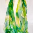 Bufanda de gasa verde lima: pintada a mano para un look moderno y elegante 3