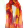 Bufanda de seda de gasa larga y vibrante: diseño abstracto ligero en rojo y amarillo 5