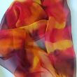 Bufanda de seda de gasa larga y vibrante: diseño abstracto ligero en rojo y amarillo 8
