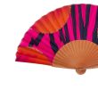 Abanico de seda fucsia salvaje – Abanico plegable rosa y dorado pintado a mano – Accesorio artesanal español de lujo 3