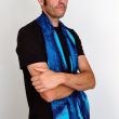 Bufanda de seda Deep Ocean – Chal de gasa azul pintado a mano – Chal hipoalergénico de lujo de 180 x 45 cm